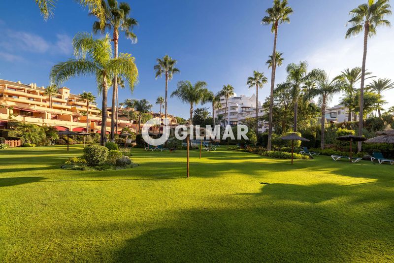 Foto 30be60ed-c4de-40a0-aadd-6431352eec4e. Duplex con riscaldamento parcheggio piscina in Seghers Estepona
