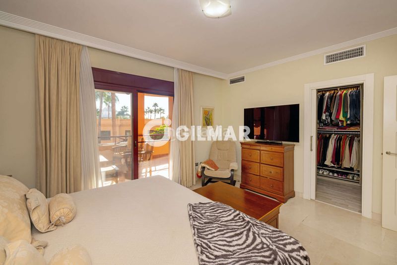 Foto 49ef490a-e6d4-4410-a17a-20018f4a0b28. Duplex con riscaldamento parcheggio piscina in Seghers Estepona