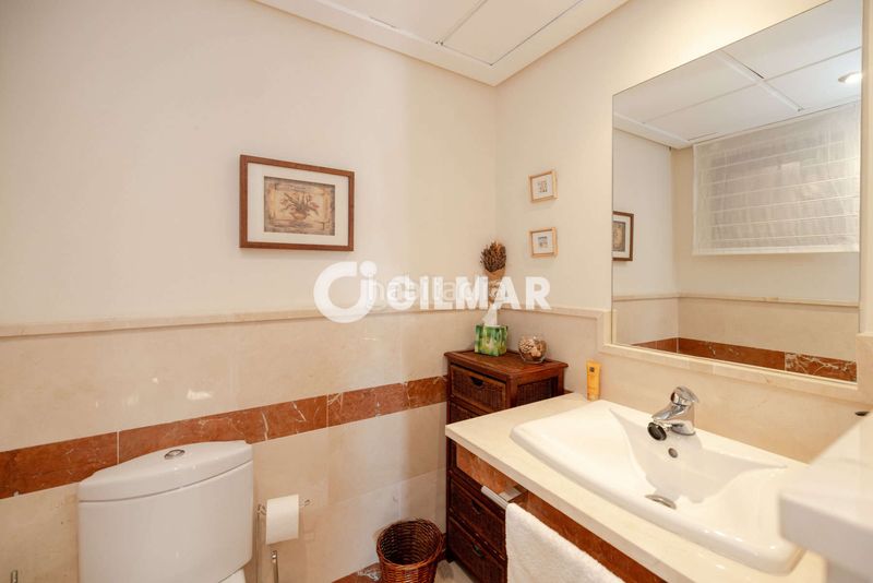Foto 63ff60b0-d288-4fff-a526-f26dac547c57. Duplex con riscaldamento parcheggio piscina in Seghers Estepona