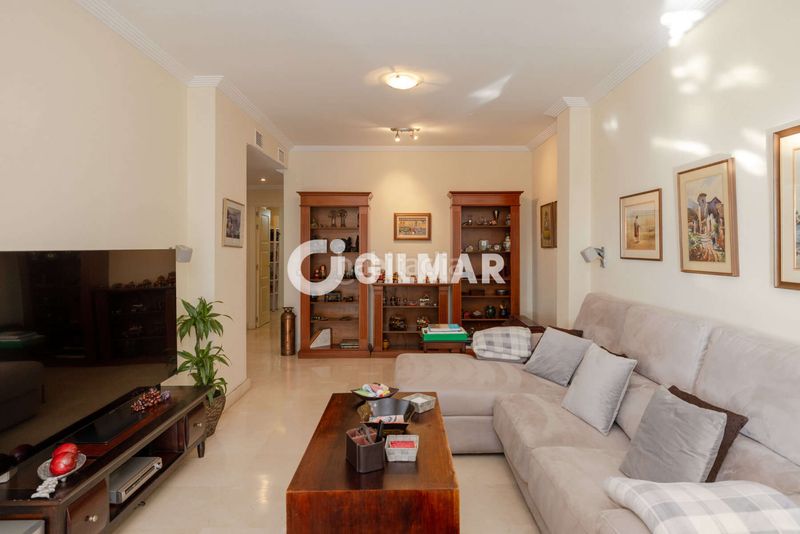 Foto 6b029537-daa8-44b2-ab19-0cd814bd2e31. Duplex con riscaldamento parcheggio piscina in Seghers Estepona