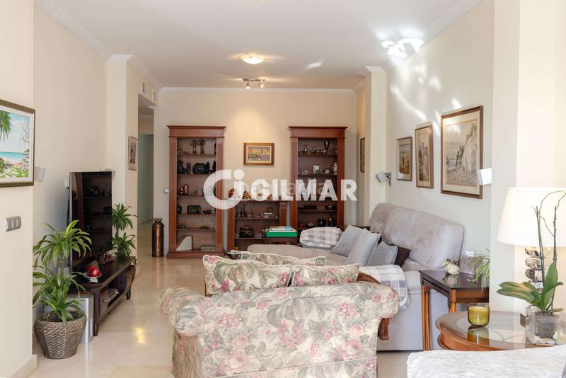 Foto 6c5f9b85-5491-4727-a50f-bd9247b9537e. Duplex con riscaldamento parcheggio piscina in Seghers Estepona