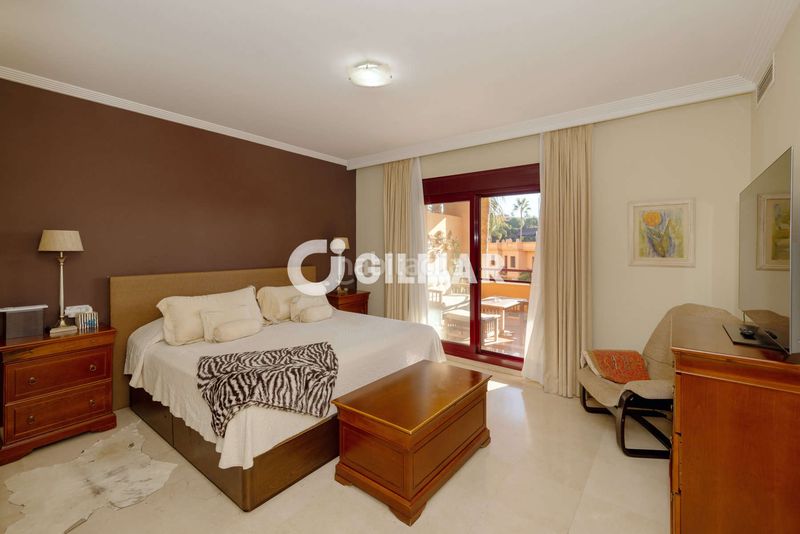 Foto 8658074e-ca53-4e29-a3a6-cc073c35fbe7. Duplex con riscaldamento parcheggio piscina in Seghers Estepona