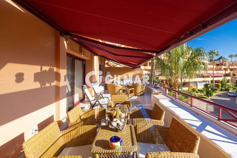 Foto 90f6736e-8cbe-4d5c-9f4c-b83117892b00. Duplex con riscaldamento parcheggio piscina in Seghers Estepona