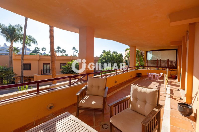 Foto 99eccaa1-96ec-48c0-b0d5-482543e40846. Duplex con riscaldamento parcheggio piscina in Seghers Estepona