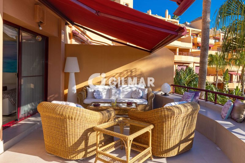 Foto b64da782-e5b5-435c-9781-28ec189daf55. Duplex con riscaldamento parcheggio piscina in Seghers Estepona