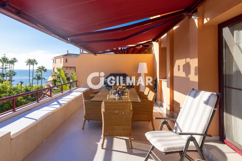 Foto bfe45db0-2c91-4273-a7fc-836d2e160d1d. Duplex con riscaldamento parcheggio piscina in Seghers Estepona