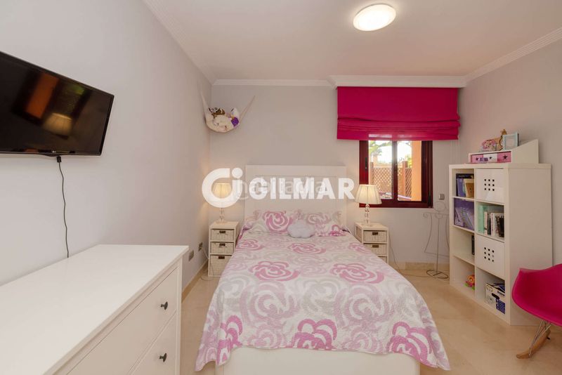 Foto cbfb7448-5f16-47be-a6b8-70b98e634d5b. Duplex con riscaldamento parcheggio piscina in Seghers Estepona