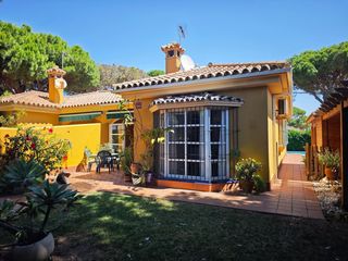 Xalet a Calle calle sotavento 39. En costa de sancti petri. chalet con cabaña independiente para i