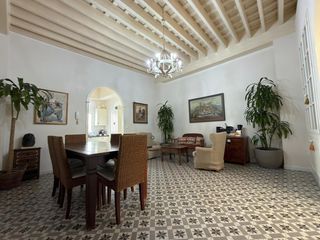 Flat  Calle jesus nazareno. Amplitud, una ubicación excelente y personalidad única en cada d