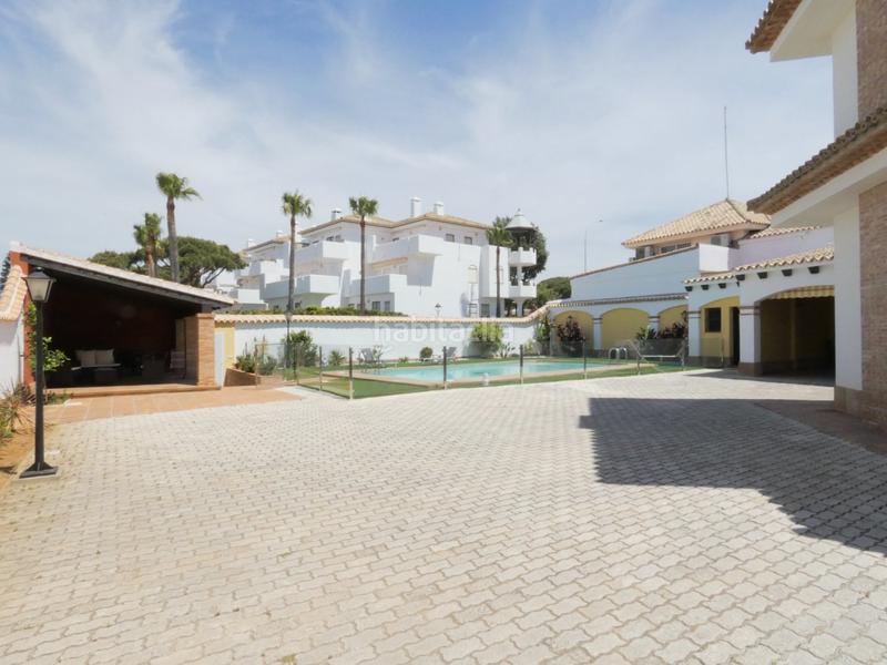 Foto 2bc3e185-f4c0-4f07-81c5-7fa6e43ec41e. Chalet avec piscine dans La Barrosa Chiclana de la Frontera