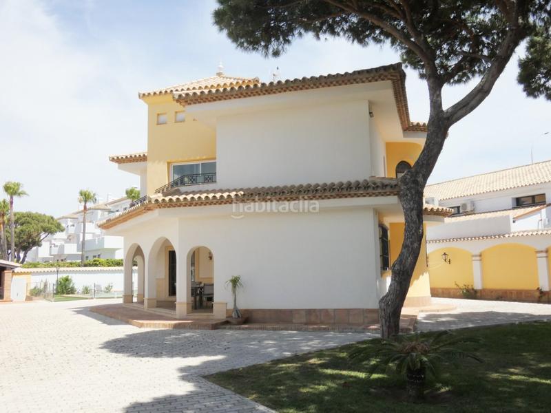 Foto 9a4ab5e7-0f42-49e0-9ca7-10a7c2014d7f. Chalet avec piscine dans La Barrosa Chiclana de la Frontera