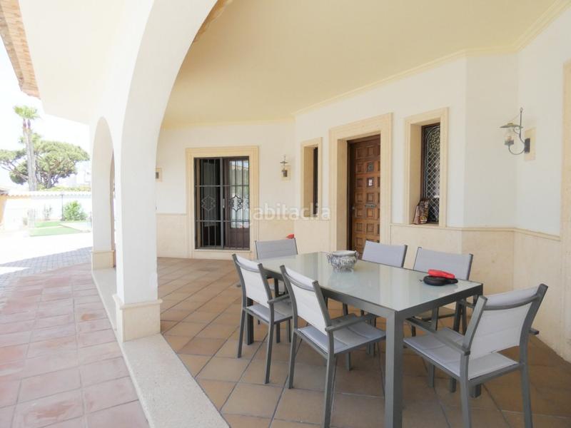 Foto b9c6a6b0-3f9f-4929-a3bb-ce649f8f8cb7. Chalet avec piscine dans La Barrosa Chiclana de la Frontera