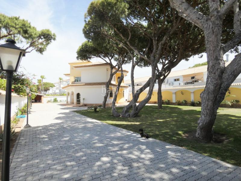 Foto f96e7d55-813e-46fa-a889-2f8e81c4d94d. Chalet avec piscine dans La Barrosa Chiclana de la Frontera