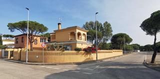 Chalet in Sancti Pietri. Para disfrutar de la naturaleza y el relax, a un paso del mar...