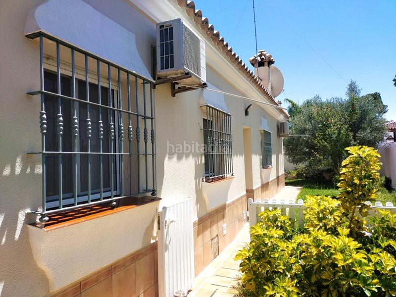 Foto 0163c56a-a1f7-4c0b-9c43-1b90393642a5. Chalet avec chauffage parking piscine dans Los Gallos Chiclana de la Frontera