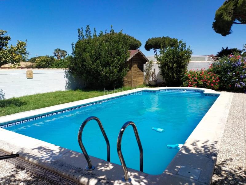 Foto ebbd1ab9-bc2e-401d-a4f0-f6f17482be38. Chalet avec chauffage parking piscine dans Los Gallos Chiclana de la Frontera