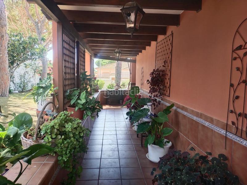 Foto 7c7505ec-49ec-400a-b43c-518fd62e1e03. Xalet amb aparcament a La Barrosa Chiclana de la Frontera