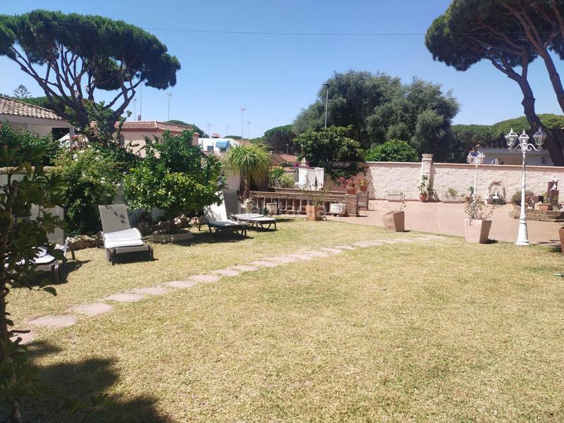 Foto b3263d39-0fcc-45a4-b928-ac97142a5741. Xalet amb aparcament a La Barrosa Chiclana de la Frontera