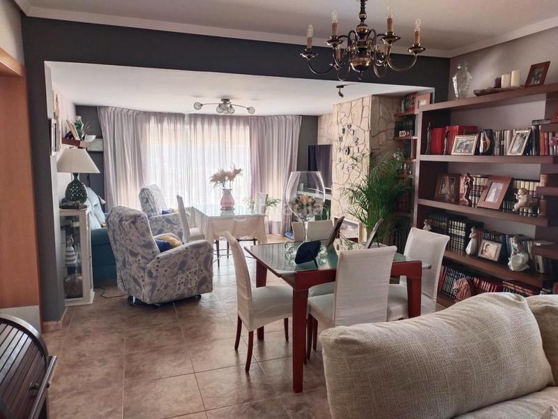 Foto e40050cc-35cc-42eb-8321-357e11b3d233. Xalet amb aparcament a La Barrosa Chiclana de la Frontera