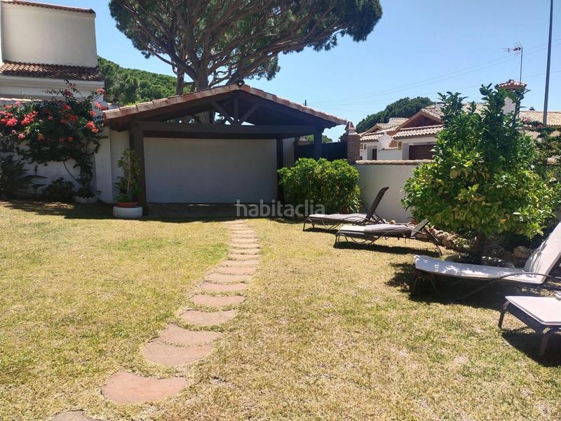 Foto efea8530-969b-4474-807e-f7a99ea5015b. Xalet amb aparcament a La Barrosa Chiclana de la Frontera