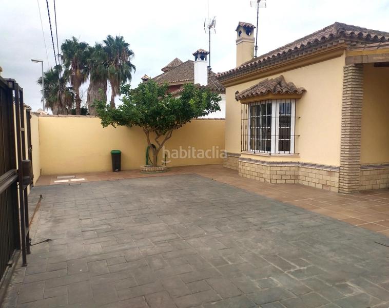 Foto 16ff3e52-9aa2-4df2-a59f-db6aacefbcae. Chalet avec parking piscine dans Los Gallos Chiclana de la Frontera