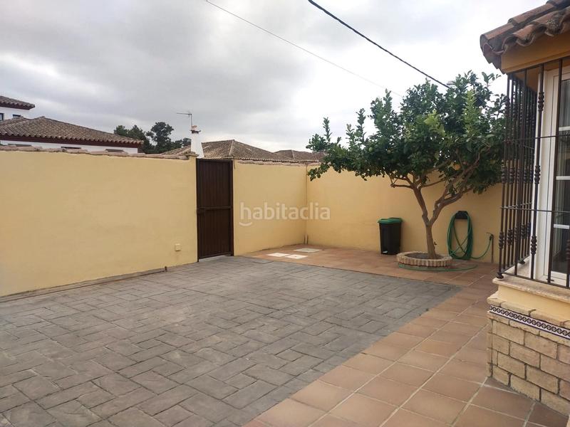 Foto 17d2e2a9-9c4e-4c3d-b90b-0aa86abf0f61. Chalet avec parking piscine dans Los Gallos Chiclana de la Frontera