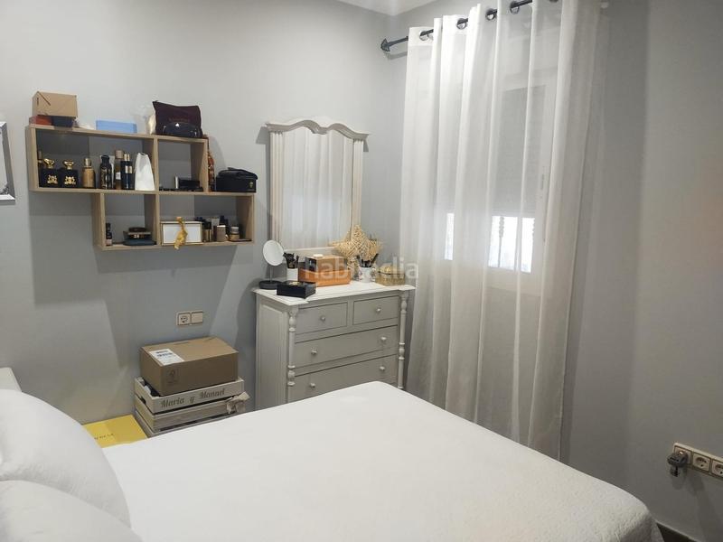 Foto 1a0daeaf-f9a1-442b-ba7a-9fdaef44235e. Chalet avec parking piscine dans Los Gallos Chiclana de la Frontera