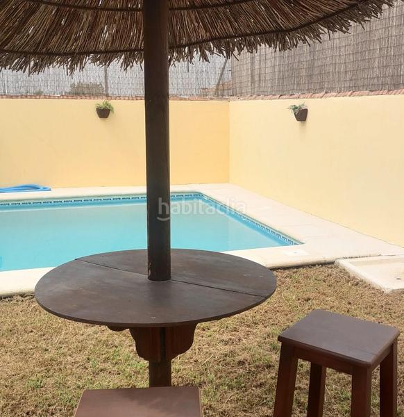 Foto 451af06e-da27-4a4d-9241-dc4fcb1b4e90. Chalet avec parking piscine dans Los Gallos Chiclana de la Frontera