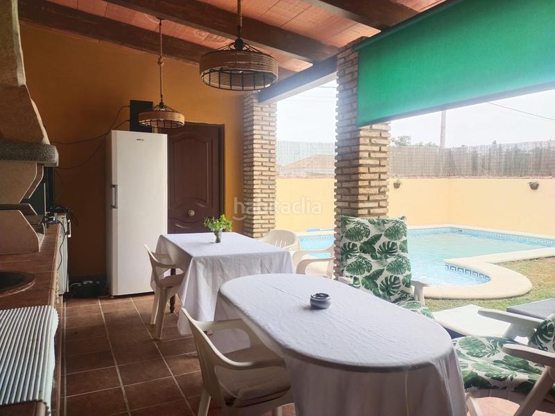 Foto 4617f9bf-f026-47cd-8bcf-12d148143c47. Chalet avec parking piscine dans Los Gallos Chiclana de la Frontera