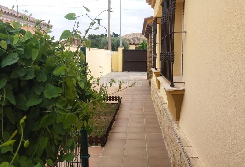 Foto 59603cf3-d05c-4104-866d-5a9ff1f97d89. Chalet avec parking piscine dans Los Gallos Chiclana de la Frontera