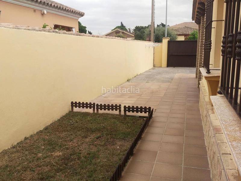 Foto 5b360275-301f-46b8-83fb-725263802cea. Chalet avec parking piscine dans Los Gallos Chiclana de la Frontera