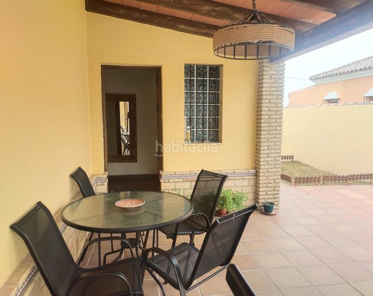 Foto 6398e4b7-5e61-4aa2-b889-a16ed8806cd8. Chalet avec parking piscine dans Los Gallos Chiclana de la Frontera