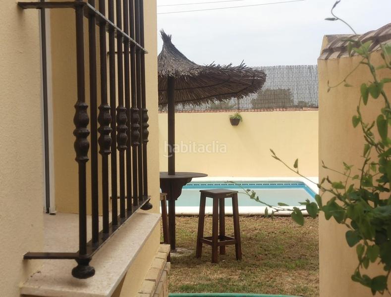 Foto 85d9efc5-05f8-4e2b-82ca-213052886a90. Chalet avec parking piscine dans Los Gallos Chiclana de la Frontera