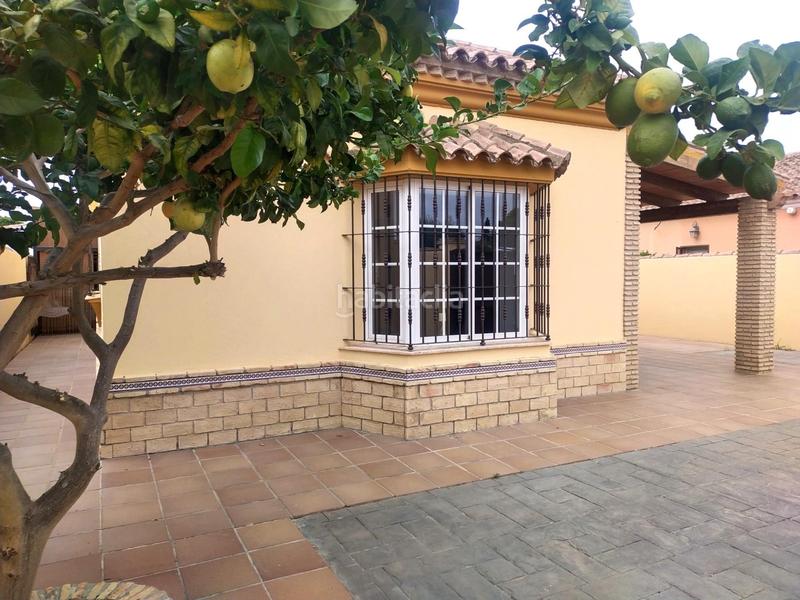 Foto 9fa83926-2a42-4111-a2fa-4853eb4c6029. Chalet avec parking piscine dans Los Gallos Chiclana de la Frontera