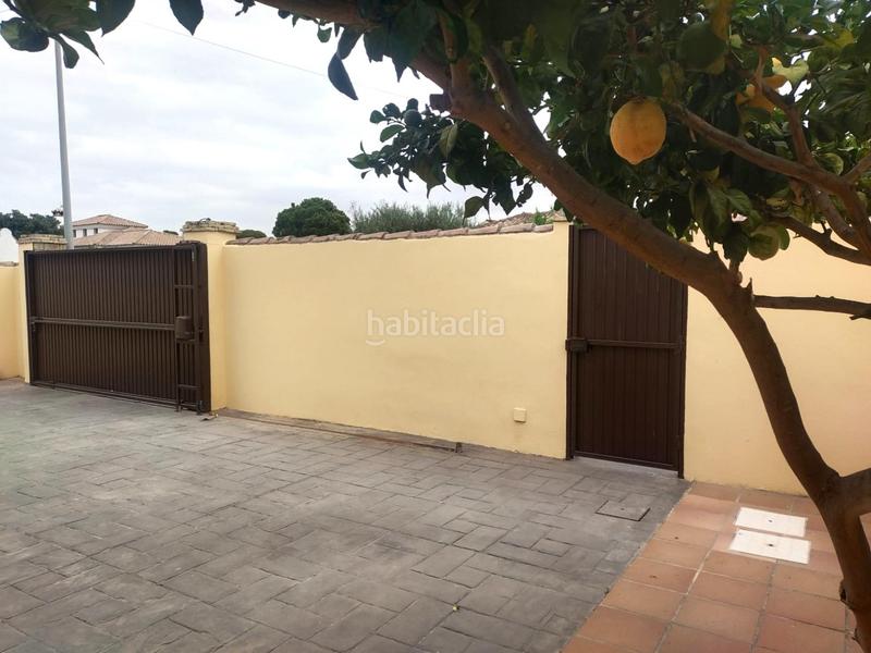 Foto b45f9030-9679-4f1e-a81f-99302d239c09. Chalet avec parking piscine dans Los Gallos Chiclana de la Frontera