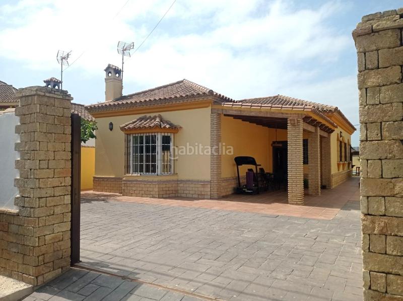 Foto c216f928-8f2c-4aa2-93b4-d76299068f08. Chalet avec parking piscine dans Los Gallos Chiclana de la Frontera