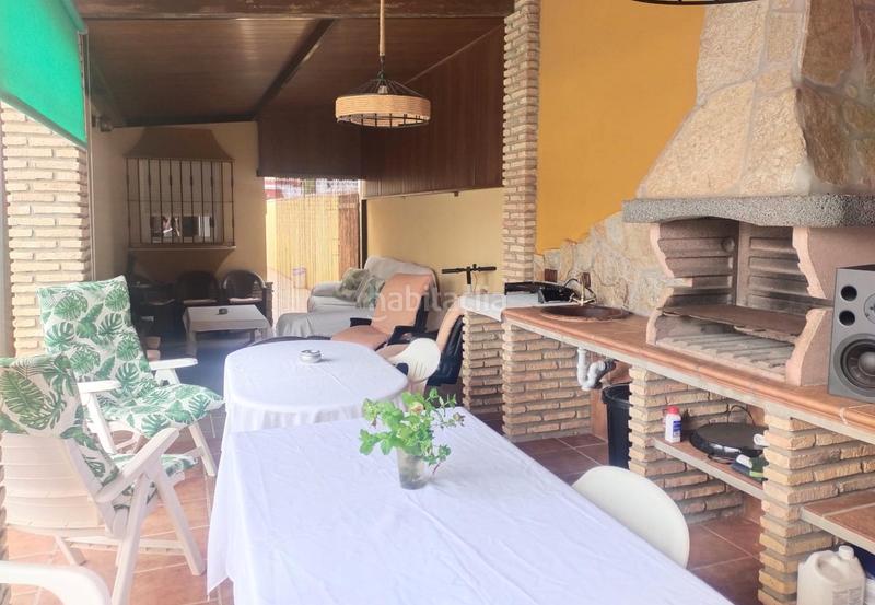 Foto d4a7dd3b-4d31-44d2-94e9-82e210540155. Chalet avec parking piscine dans Los Gallos Chiclana de la Frontera