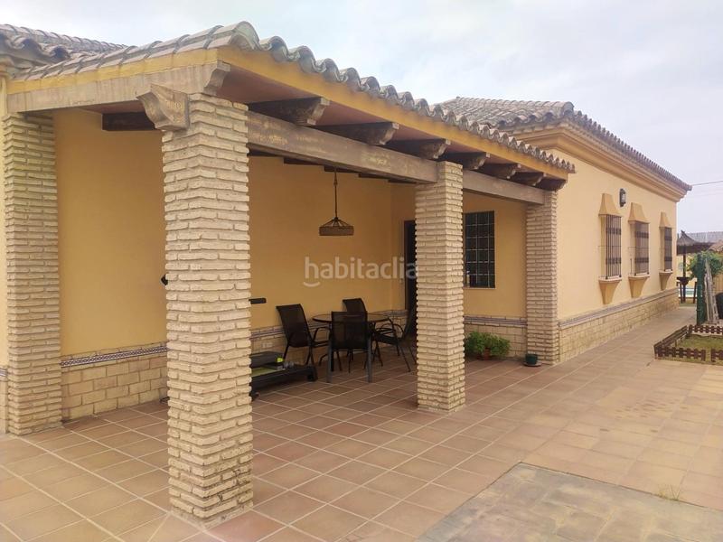 Foto e888fb5f-ee23-4105-96ef-ea7b1f4708aa. Chalet avec parking piscine dans Los Gallos Chiclana de la Frontera