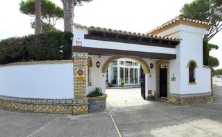 Chalet en La Barrosa. Fantástico chalet en costa de sancti petri, a solo 350 metros de
