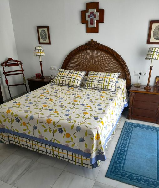 Foto 453b9e88-ed01-47d8-839d-cfc615bda631. Xalet amb aparcament piscina a La Barrosa Chiclana de la Frontera