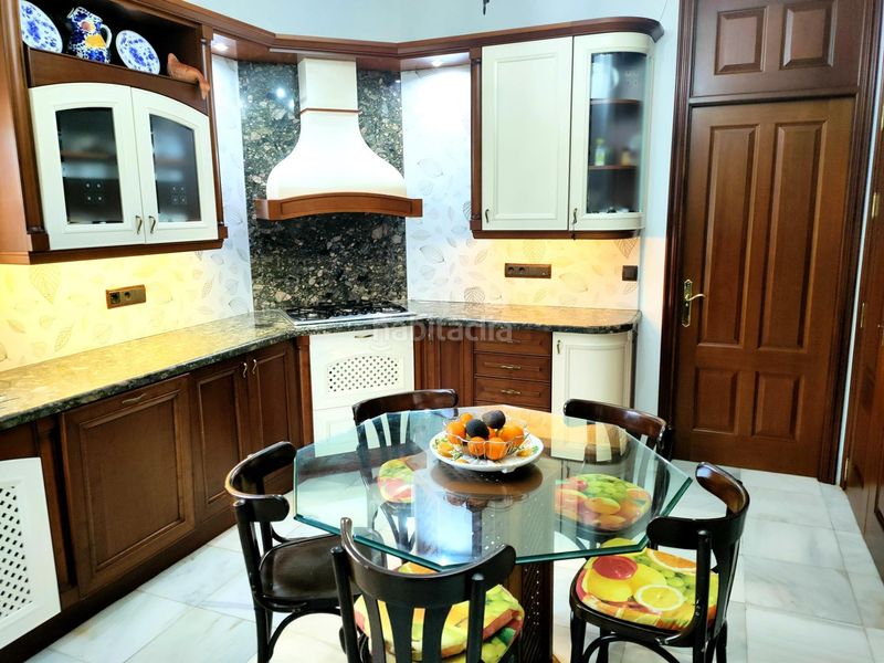 Foto 7c6e791b-93d5-4999-9e5b-51e39e084e31. Xalet amb aparcament piscina a La Barrosa Chiclana de la Frontera