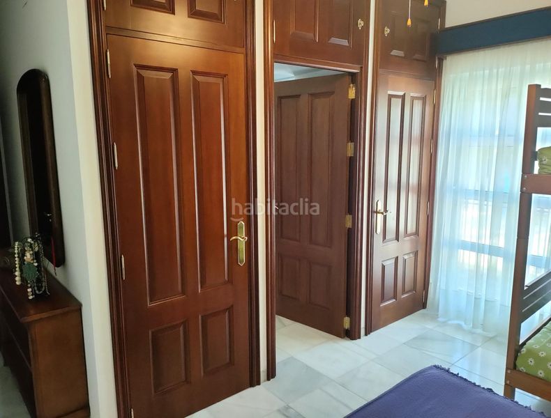 Foto 952ac061-0add-4a87-bbc8-1ff748c3a665. Xalet amb aparcament piscina a La Barrosa Chiclana de la Frontera