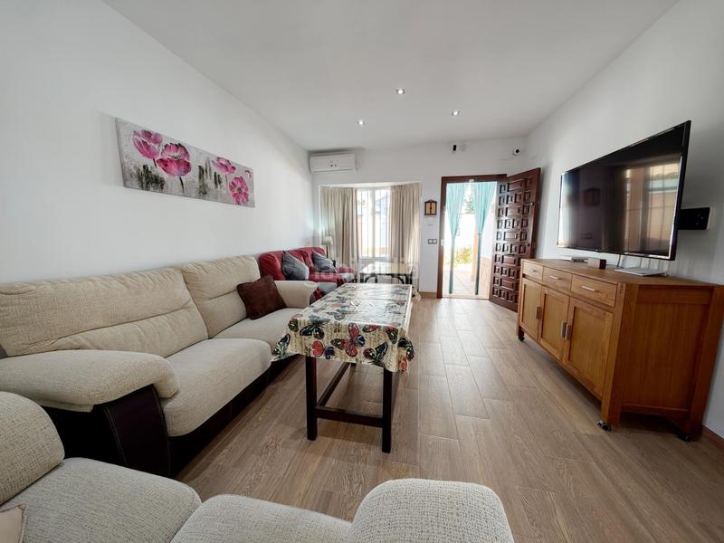 Foto 1c6eb97d-3962-46e1-b59f-8e64746d6cc3. Xalet amb calefacció aparcament a La Barrosa Chiclana de la Frontera