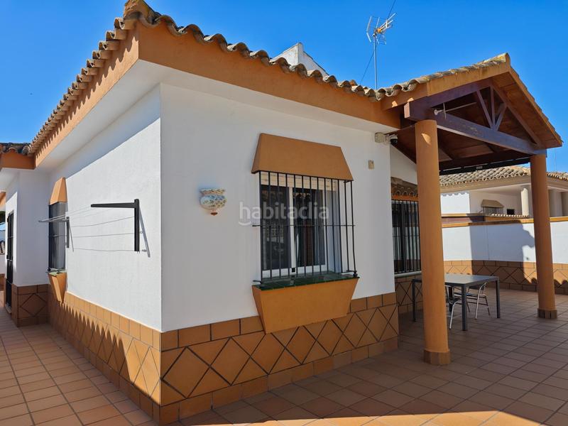 Foto 921b760c-3ac4-4c30-8558-44cc69b37508. Xalet amb calefacció aparcament a La Barrosa Chiclana de la Frontera