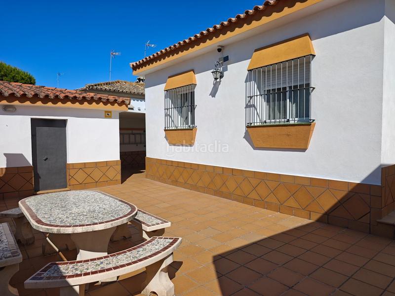 Foto faa65d3a-0d67-49a3-bb9e-7223bfff7963. Xalet amb calefacció aparcament a La Barrosa Chiclana de la Frontera