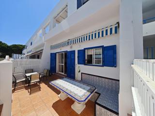 Apartament a La Barrosa. Bajo con garaje privado a 650 metros del mar.