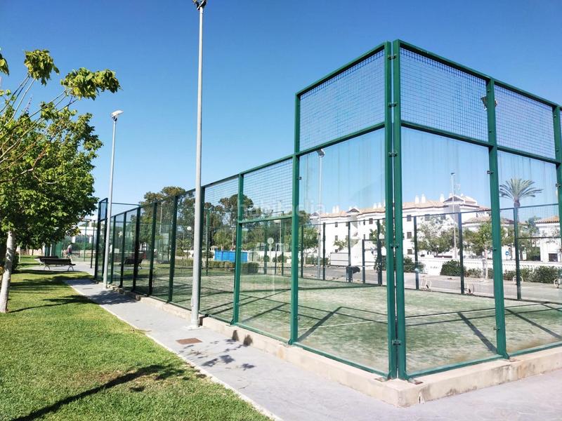 Foto 9f32dcac-7861-4cd0-b071-89c37f6c854d. Apartment in conjunto residencial taymar in La Barrosa Chiclana de la Frontera