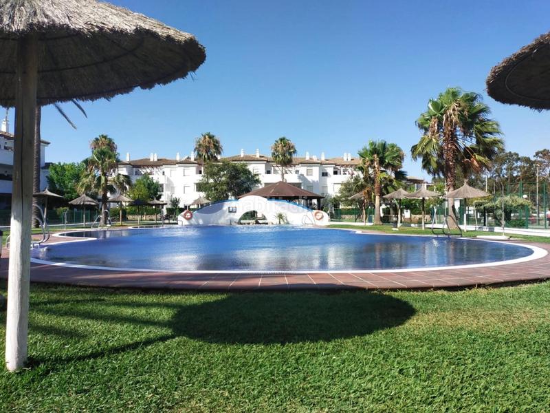 Foto ca35348a-6e43-49cb-b30e-0cbd35b336db. Apartment in conjunto residencial taymar in La Barrosa Chiclana de la Frontera