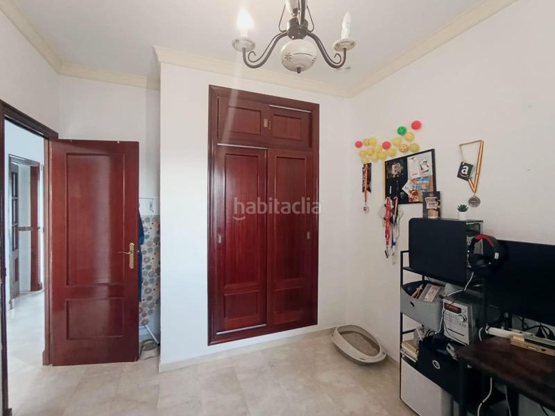 Foto 00ac19b1-b4c8-441d-9be9-6a6d5d94cd87. Chalet fantástico chalet con piscina en Los Gallos Chiclana de la Frontera