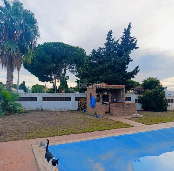 Foto 172b409e-3a0e-435d-b7f2-0b8eebab36aa. Chalet fantástico chalet con piscina en Los Gallos Chiclana de la Frontera